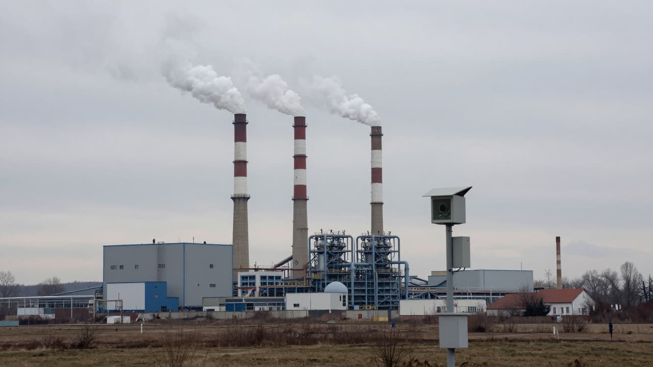Smoke from chimneys and air monitoring stations