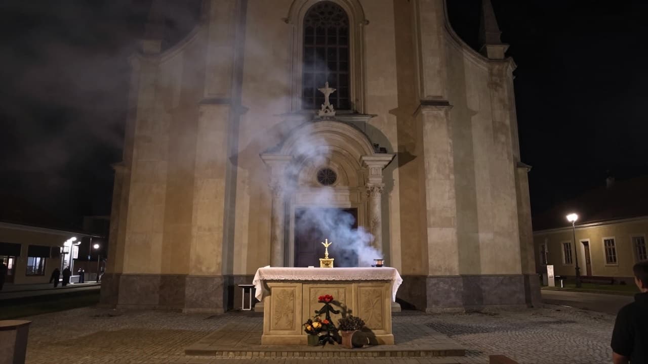 Oštećen vanjski oltar u noćnim satima