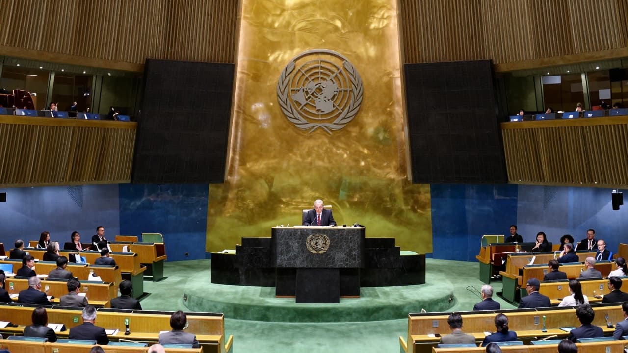 Aleksandar Vucic speaks at the UN