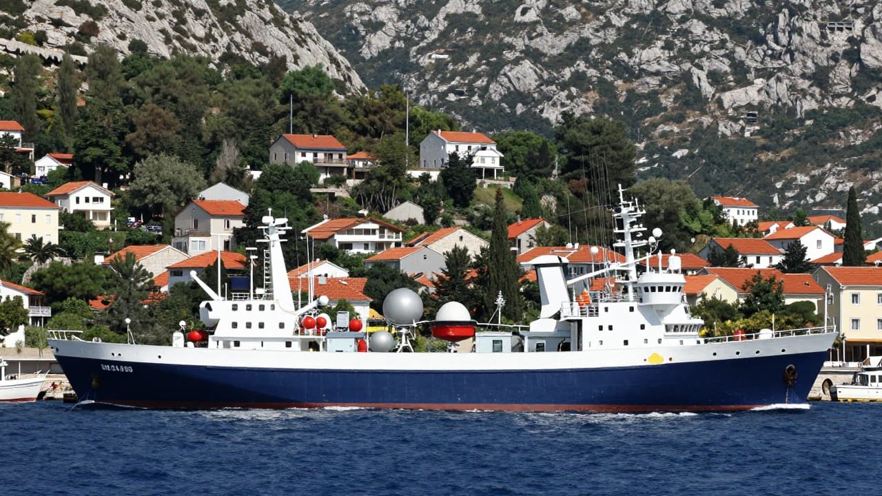 Promet kroz Hormuški tjesnac gotovo stao nakon napada