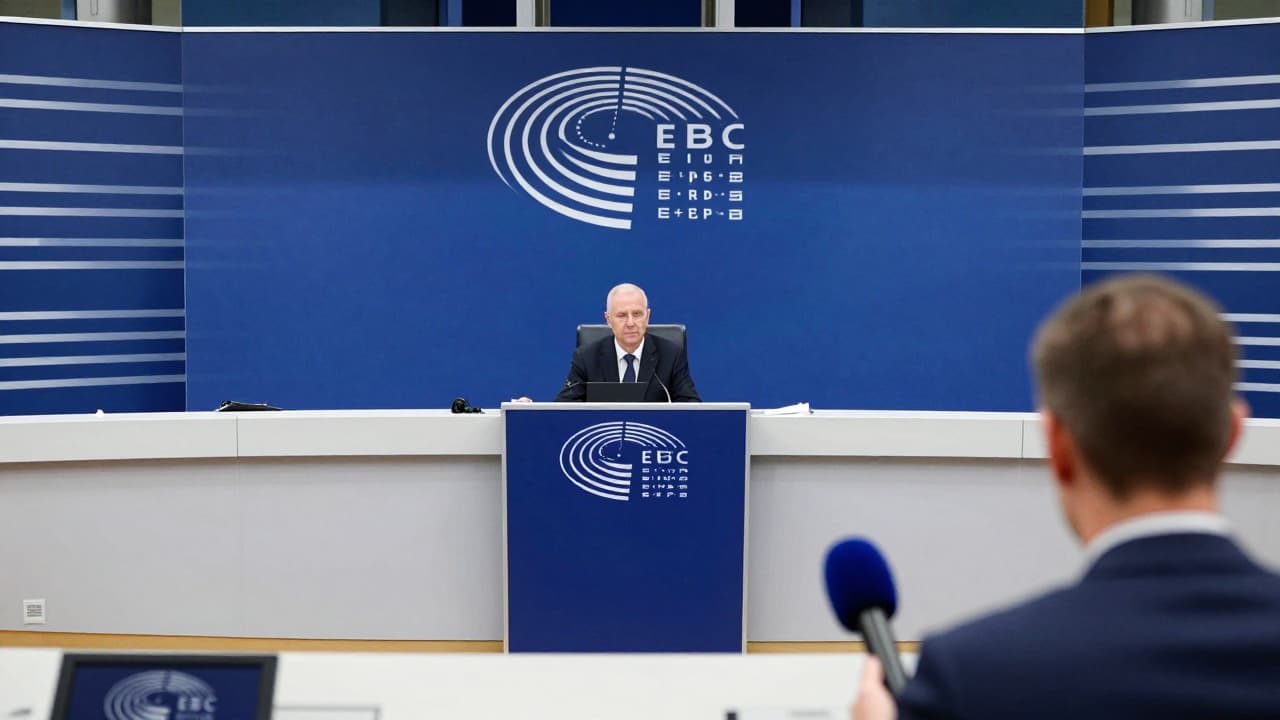 Prikaz pred zgradom Europske središnje banke
